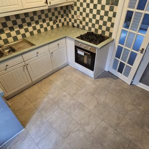 2 bed Terraced - To Let - Photo 2