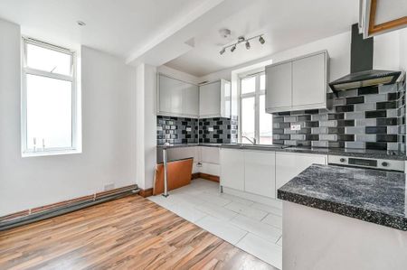 3 bedroom flat to rent - Photo 3