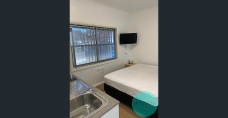 NEW Studio Apartments, with bathroom, kitchen and air con! Furnished! - Photo 5