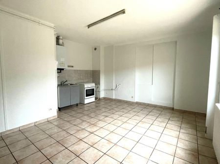 Location Appartement 3 pièces 97m² GUILHERAND GRANGES 07500 - Photo 4