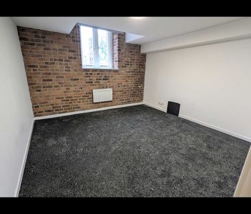 1 Bed Flat, Hackins Hey, L2 - Photo 1