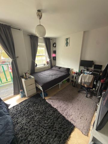 Room in a Shared Flat, Bourne House, SW4 - Photo 4