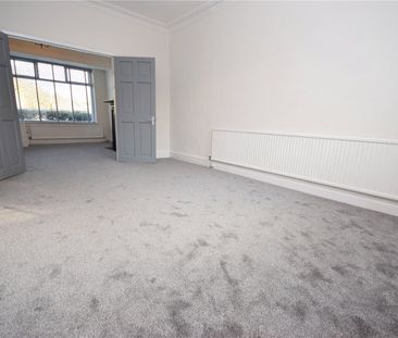 346, Low Lane, Horsforth, Leeds, West Yorkshire, LS18 4DD - Photo 4