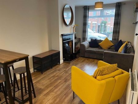 2 Downshire Place, Holywood, BT18 9LR - Photo 2