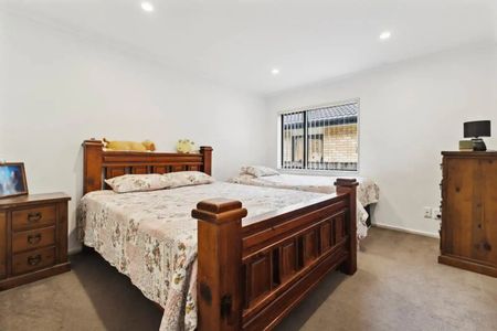 MANUREWA, 4 BEDROOMS - Photo 4