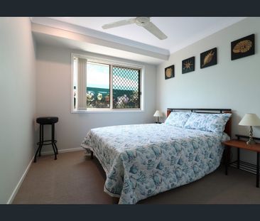 Low Maintenance Coastal Living - Only 300m Walk To The Beach! - Photo 5