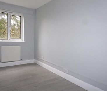 2 bedroom ground floor flat to rent - Photo 3