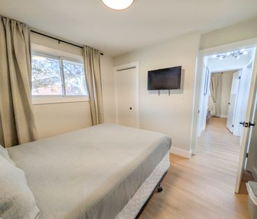 Beautiful 3 Bedroom Main Unit in Niagara Falls! - Photo 5