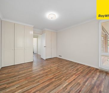 Classic Lyons Family Home - Close to Woden - Photo 5