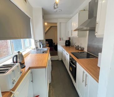 Milner Road Room 3 - Photo 3