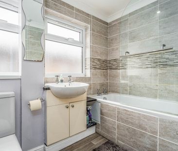 Green Hills - Photo 2