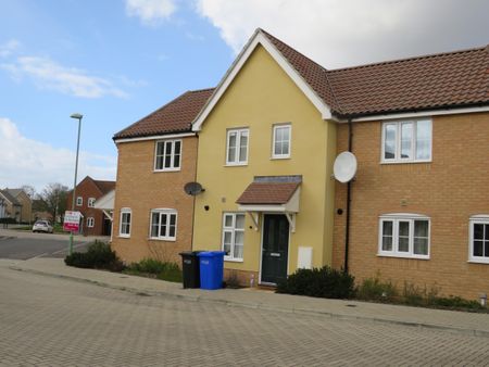 Wintergreen Road, Bury St. Edmunds, Red Lodge - Photo 3