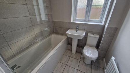 2 bedroom flat to rent - Photo 5