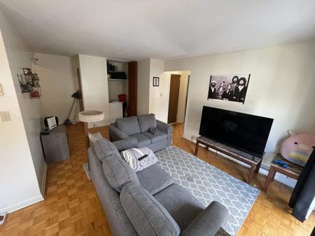 51 Stanley St, Unit 11 - Photo 2