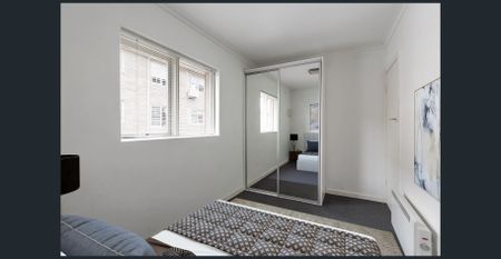 Light-Filled Two-Bedroom Apartment in Prime Caulfield Location - Photo 4