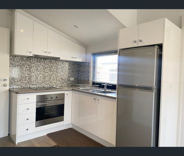 2/2 Mccrory Street, Coburg, Vic 3058 - Photo 6