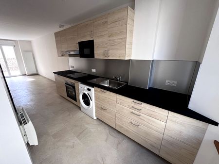 Location Appartement 2 pièces 56m² - Photo 3