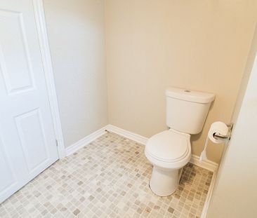 ** SPACIOUS ** 1 BEDROOM LOWER UNIT IN ST CATHARINES!! - Photo 1