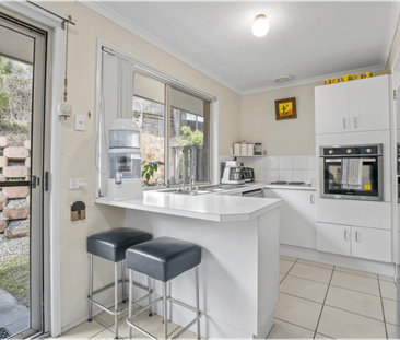 Well-Maintained 2-Bedroom Unit Close to M1 and Local Amenities - Photo 3