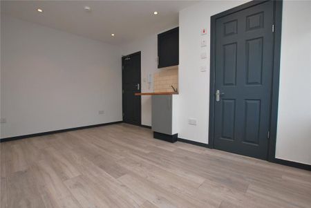 1 bedroom house of multiple occupation to rent - Photo 3