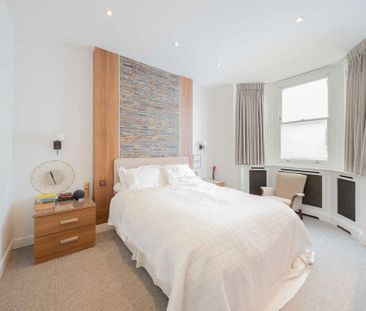 3 bedroom flat to rent - Photo 2