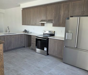 For Lease - 84 Yorkshire Drive, Barrie, Ontario - Photo 4