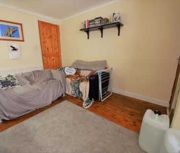 2 bedroom House in Manor Avenue, Leeds - Photo 5