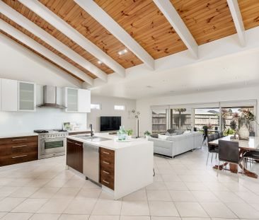 5 Bachli Close, Mill Park VIC 3082 - House For Rent | Domain - Photo 3