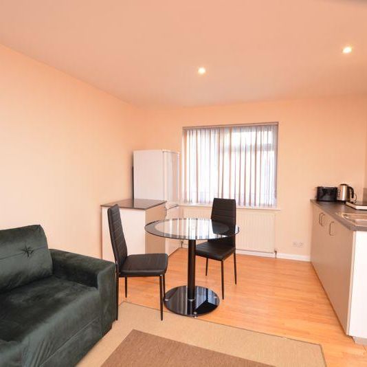 Studio to rent - Photo 1