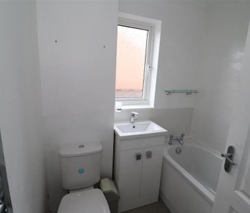 2 bedroom semi-detached house to rent - Photo 3