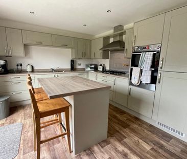 4 bedroom House To Let - Photo 5