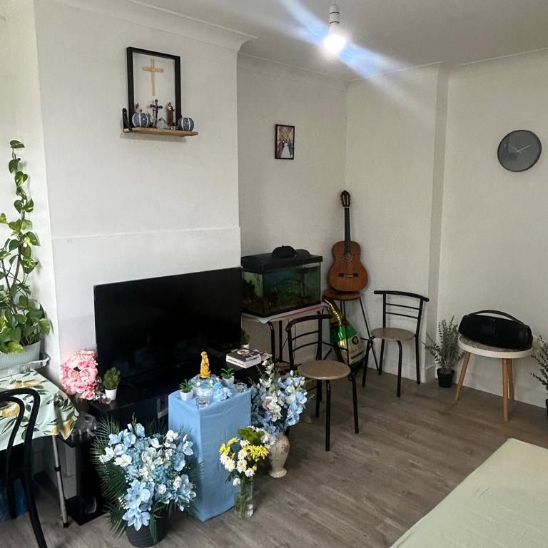2 bedroom maisonette to rent - Photo 1