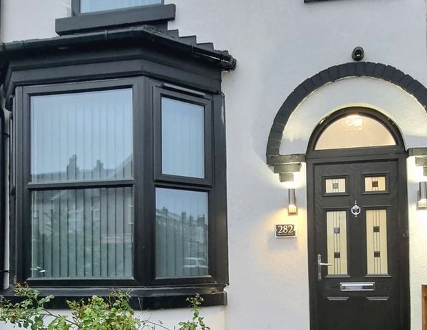 Ormskirk Road Room 2 - Photo 1