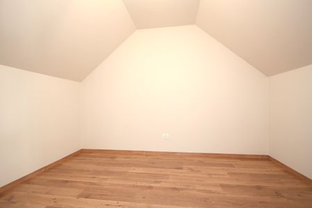 Halfopen woning met 4 slaapkamers en grote tuin! - Photo 3