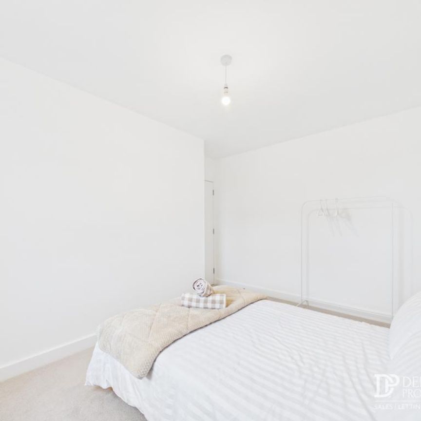 4 Bedroom Semi-Detached House - Photo 1