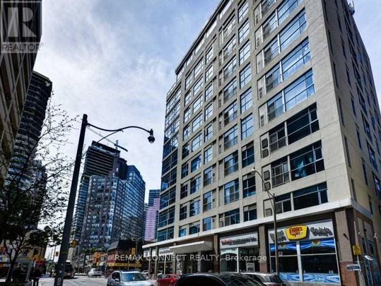 #1006 - 8 Wellesley Street E – Toronto C08, Ontario - Photo 1
