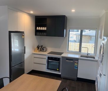 These studio rooms are conveniently located within walking distance... - Photo 2