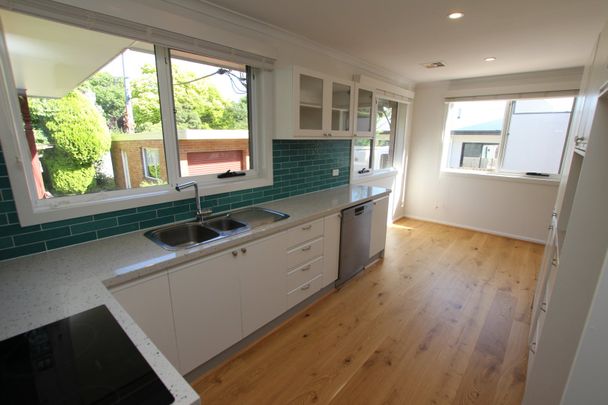 5 Dunlop Street, Hackett ACT 2602 - House For Rent | Domain - Photo 1