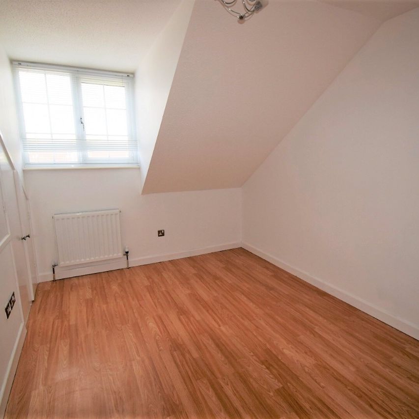 One Bedroom End Terrace House To Let in Springfield - Photo 1