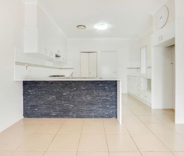 4 Bedroom Family Home in Sought-After Haywards Bay - Photo 3