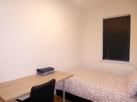 3 bedroom terraced house to rent - Photo 3