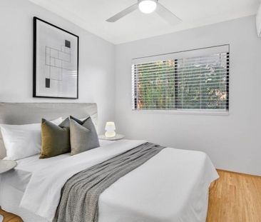 Pole position apartment with amazing finishes and private outlook - Photo 2