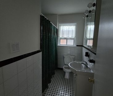 For Lease - 65 MOORE Street Unit# MAIN, Brampton, Ontario - Photo 3