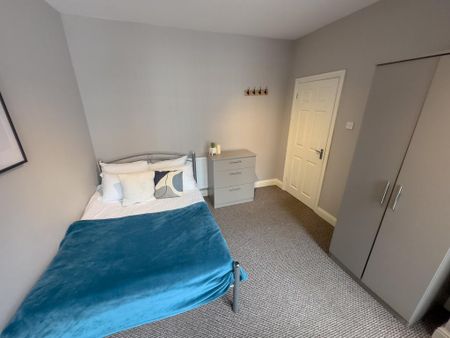 4 bedroom terraced house to rent - Photo 4