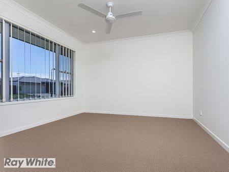 Fabulous low maintenance Home! - Photo 3