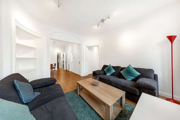 A well presented two-bedroom apartment ideally located to Baker Street and Regent's Park. - Photo 1