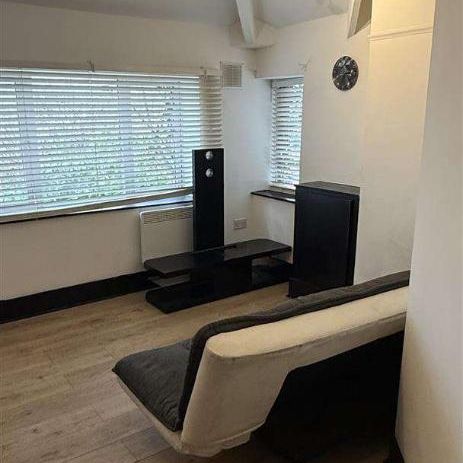 Densham Avenue, Warrington, WA2 - Photo 1