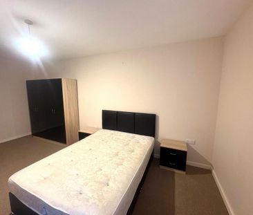 2 bedroom ground floor flat to rent - Photo 3