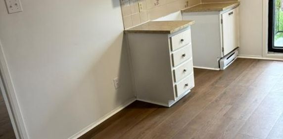 Beau 41/2 à Laval 5 minutes du métro - Photo 2