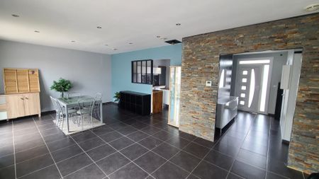 Appartement Meublé de 95 m2 avec jardin et 2 places parking - Photo 2